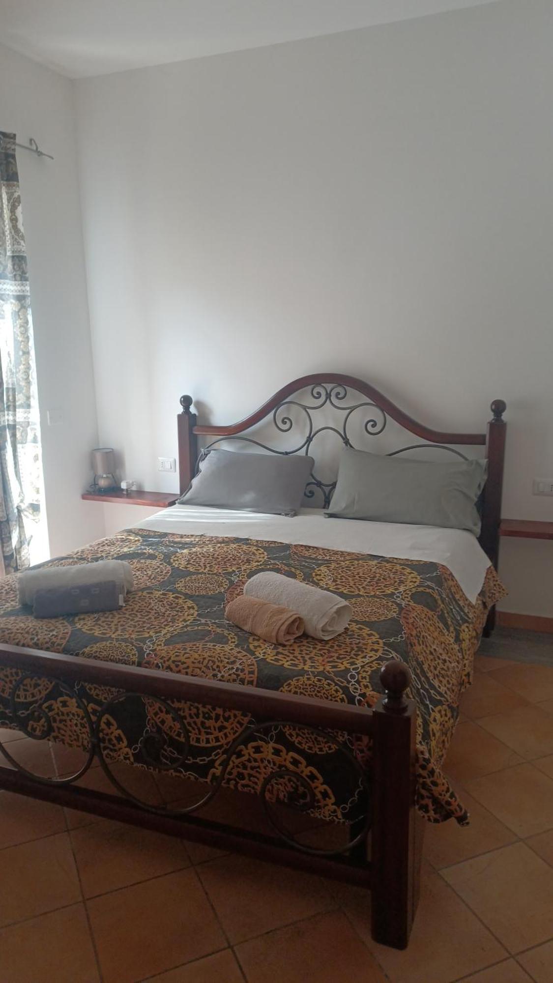 Mondo House Fiumicino Rom bilde